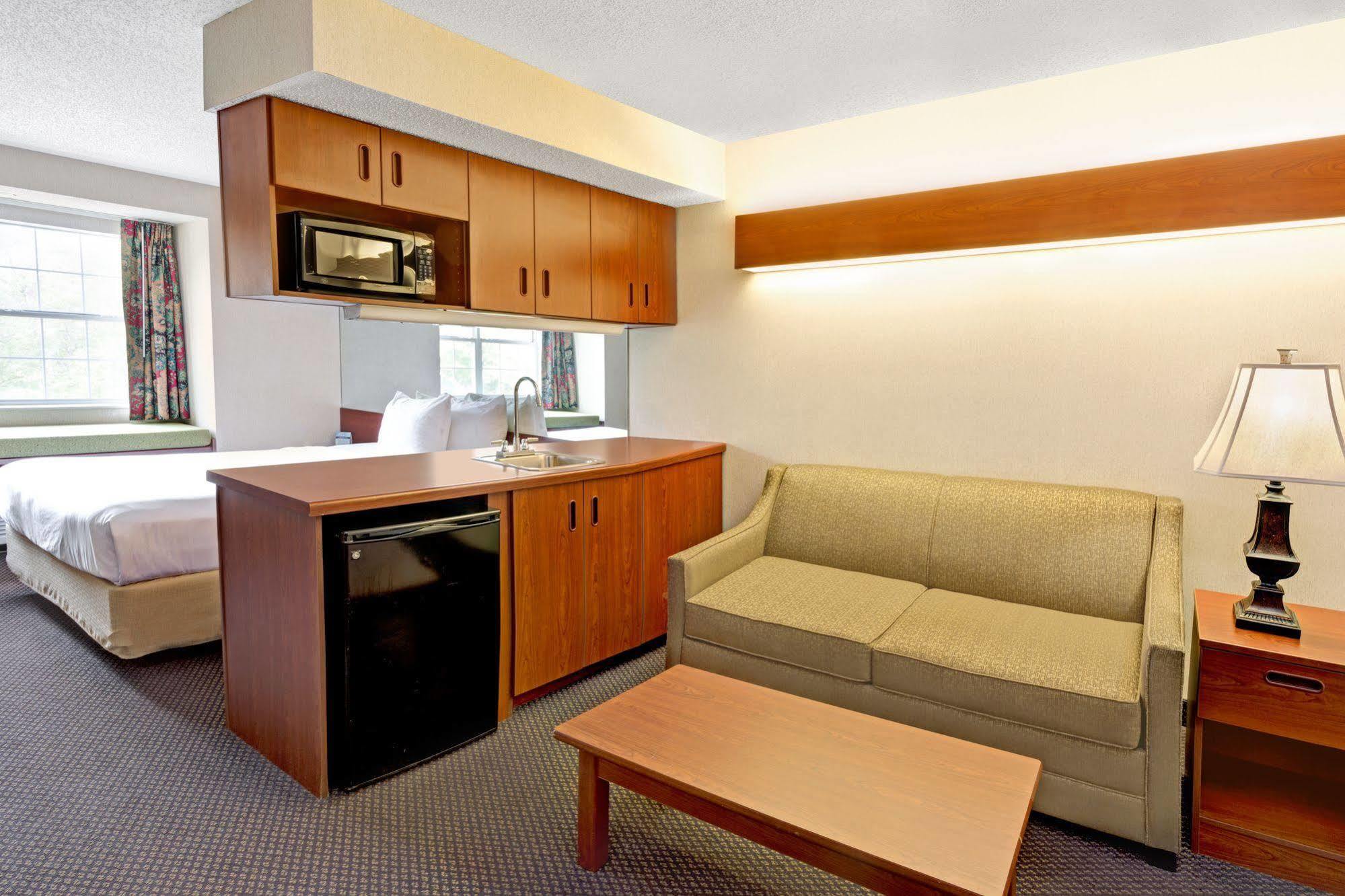 Microtel Inn & Suites By Wyndham Perimeter Center Sandy Springs Exterior foto